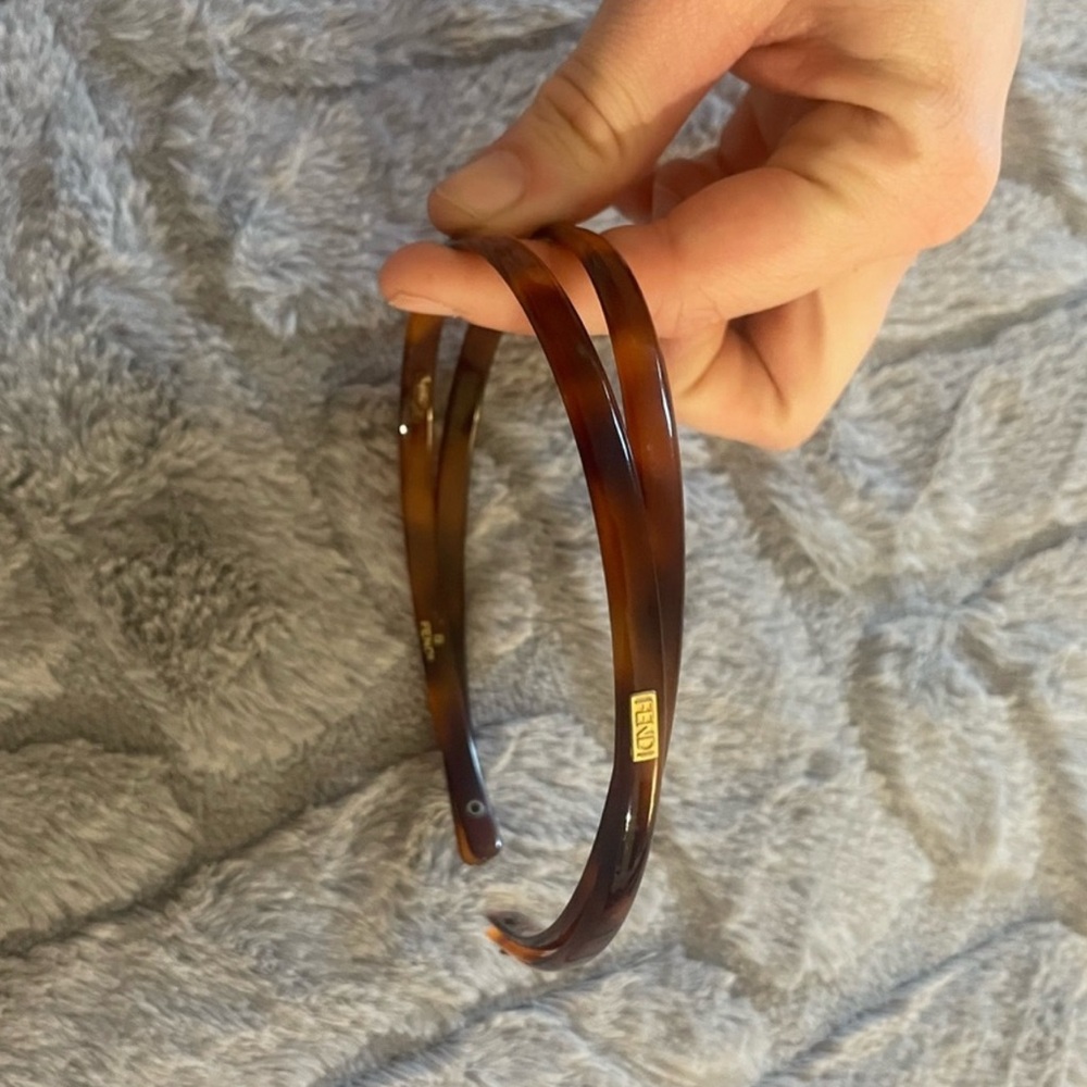 Fendi Tortoiseshell Hair Accessory - Picture 8 of 10